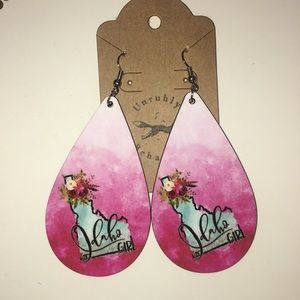 Brand new “Idaho Girl” earring.